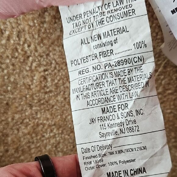 Hello Kitty Pink and Gold Sheet & Comforter Set - Picture 6 of 8